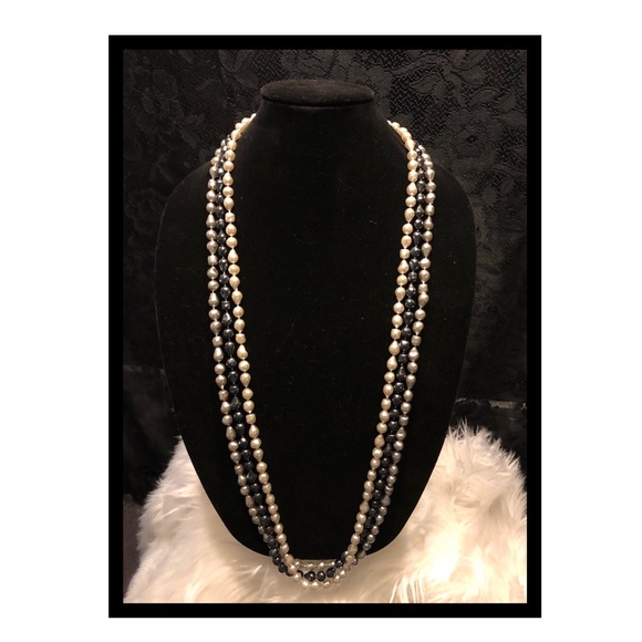 Jewelry - Fashion Jewelry Pearlescent 3 Strand Necklace